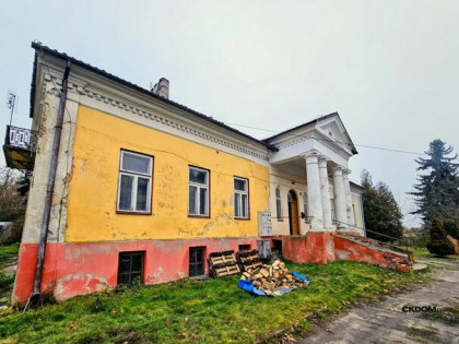 Atrakcyjne mieszkanie z potencjałem w Dworku