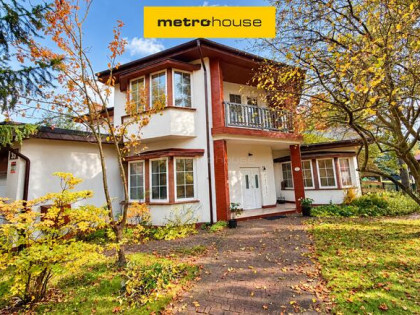 Dom 307 m², sauna, garaż 2-stanowiskowy, basen