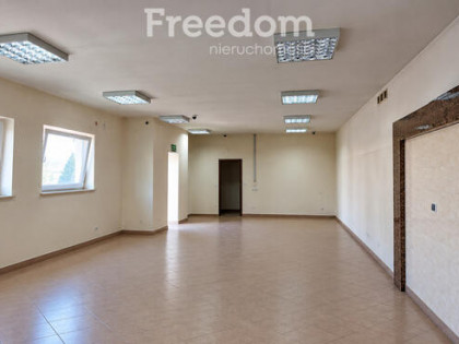 Wolnostojący dom 172 m², 3 pokoje, duża działka