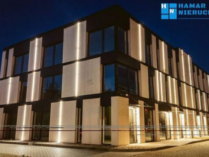 Lokal na parterze 161 m2, do własnej aranżacji, duże przeszklenia