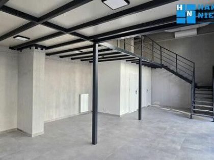 Lokal użytkowy na parterze 60 m² + 40 m² antresoli