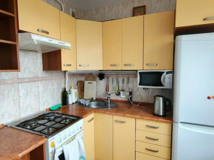 3 piętro, 2 pokoje 39 m², balkon – os. Łukasiewicza