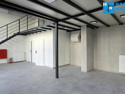 Lokal użytkowy na parterze 51,52 m² + 35,06 m² antresoli