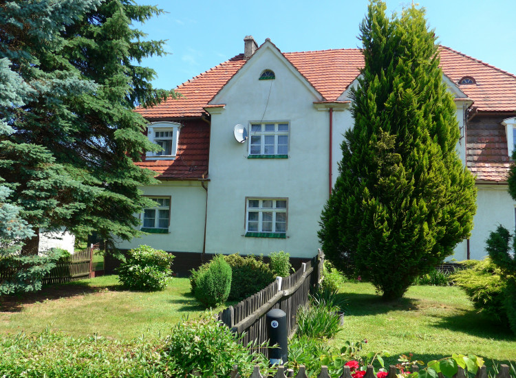 1/2 Domu 200 m2 + działka 1,5 ha Ubocze