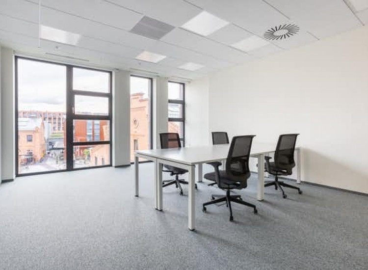 Biura 4 przestrzeni do pracy - Spaces Koneser Building M Warszawa