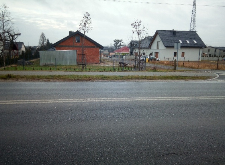 D Z I A Ł K A  B U D O W L A N A   Lubliniec  ok. 850 m.k. Lubliniec