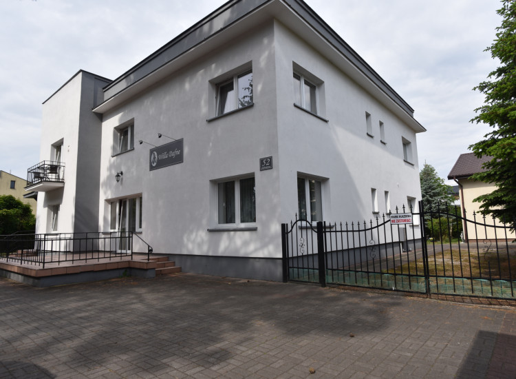 Atrakcyjna Nieruchomość w Ciechocinku zabudowana Trzema Budynkami Ciechocinek