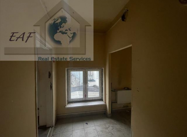 Lokal Warszawa Śródmieście, Trakt Królewski ul. Rondo gen.De Gaullea Charlesa Warszawa