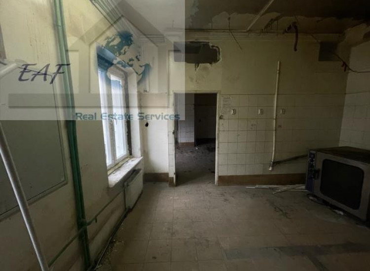 Lokal Warszawa Śródmieście, Trakt Królewski ul. Rondo gen.De Gaullea Charlesa Warszawa