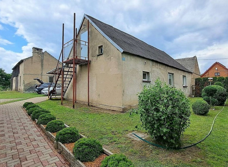 Gospodarstwo, działka 9300m2, Dom 91 m2 + budynki Podlesie