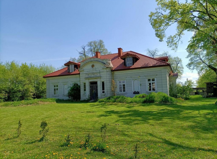 Zabytkowy dworek z przełomu XIX i XX w. w Świdniku Świdnik