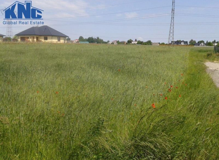 Atrakcyjna działka budowlana 13 ar z mediami Biskupie