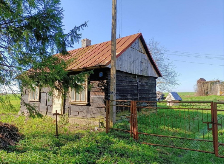 Siedlisko w ładnej okolicy gm. Gniewoszów. Zwola
