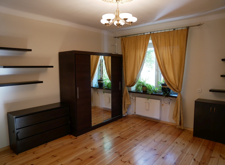 Pl. Hallera Oddzielna kuchnia, 3 pokoje, 2 piętro Warszawa
