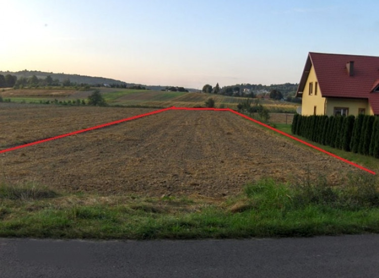 Sprzedam działkę 2400m2 przy drodze asfaltowej  pod zabudowę w Strzyżowie Strzyżów