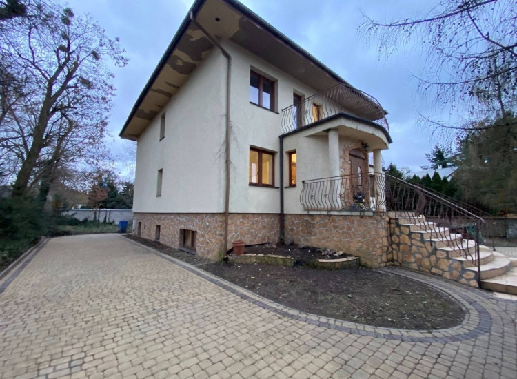 Dom w Łomiankach 10 pokoi, Kwatery pracownicze Łomianki