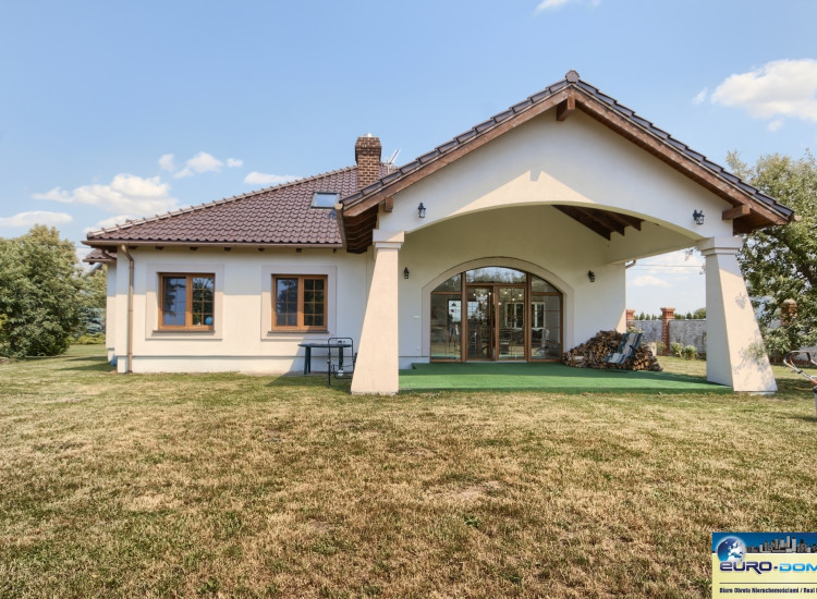 UNIKATOWY DOM Z WSPANIAŁYM OGRODEM POD WRZEŚNIĄ | 2018 | Bierzglin