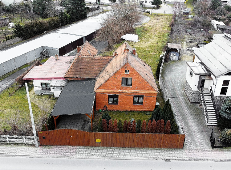 UNIKATOWY DOM Z WSPANIAŁYM OGRODEM 1440 M2 W CENTRUM JAROCINA | PO REMONCIE| GOTOWY DO ZAMIESZKANIA Jarocin