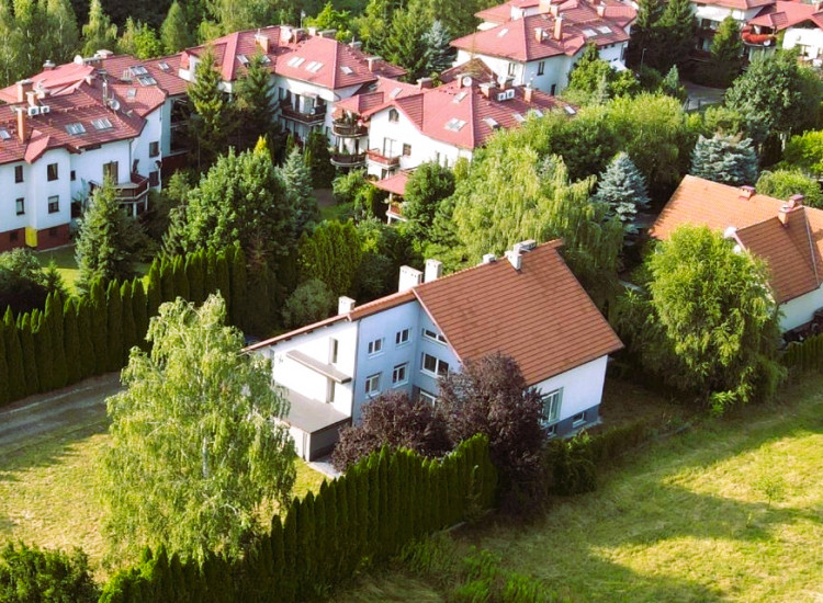 Nieruchomość w Krakowie 697 m² – potencjał komercyjny i inwestycyjny Kraków