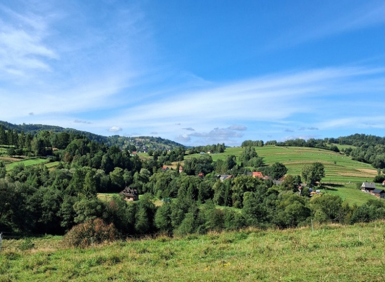 Widokowa działka budowlana - 210.000 PLN Jordanów