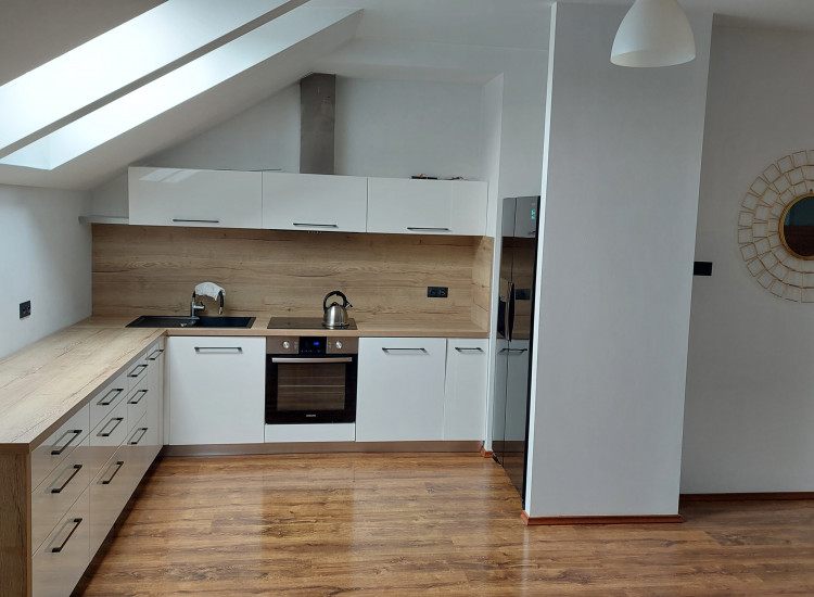 Wynajem Niepołomice, 2 piętro, 3 pokoje, garaż, balkon Niepołomice