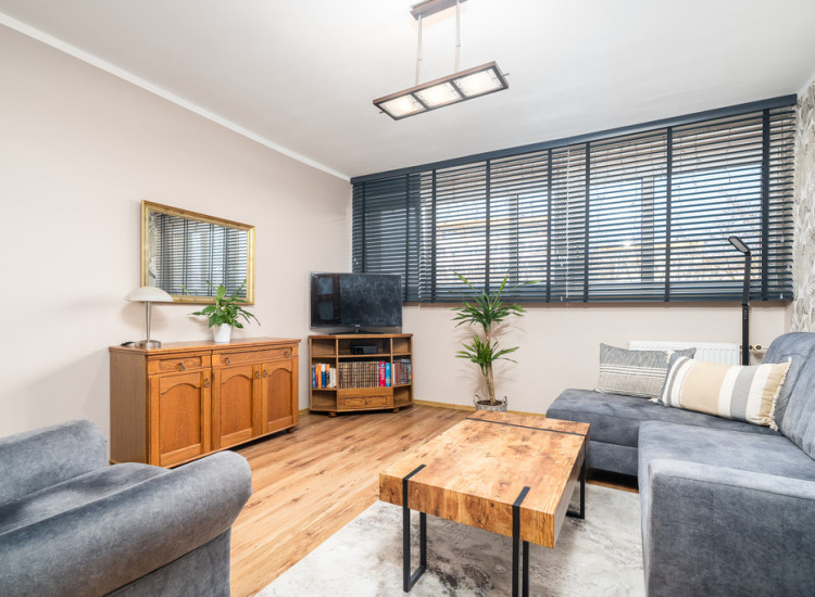 3. pokoje + 18m2 strych, po remoncie, przy Hanza Szczecin