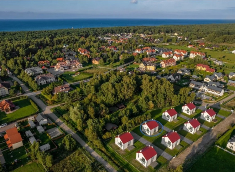 DĘBKI - Gotowy apartament z ogródkiem i 2 miejscami parkingowymi Krokowa