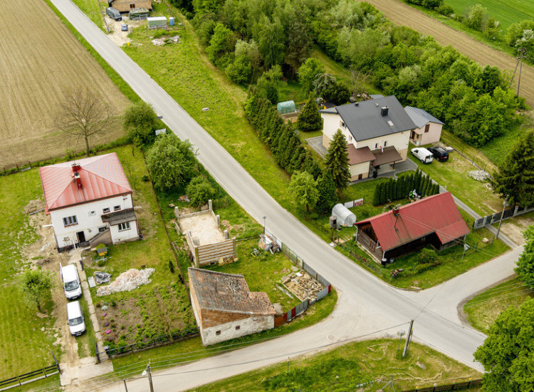 Na sprzedaż niewielka działka w Sieciechowicach Sieciechowice