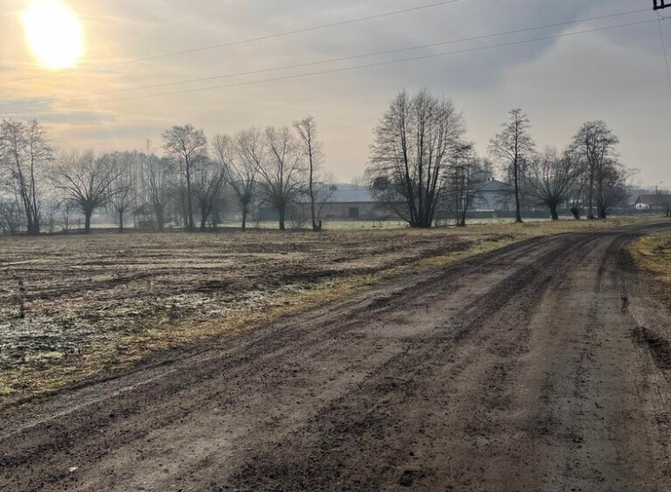 Działka 1050 m² pod zabudowę letniskową. Józefów