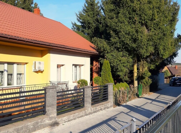 Mały bliźniak, z garażem, nad zalewem Borków