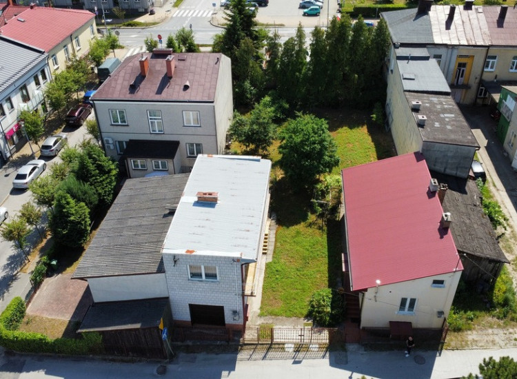 Dwa domy (165 m2) na działce w centrum Zwolenia. Zwoleń