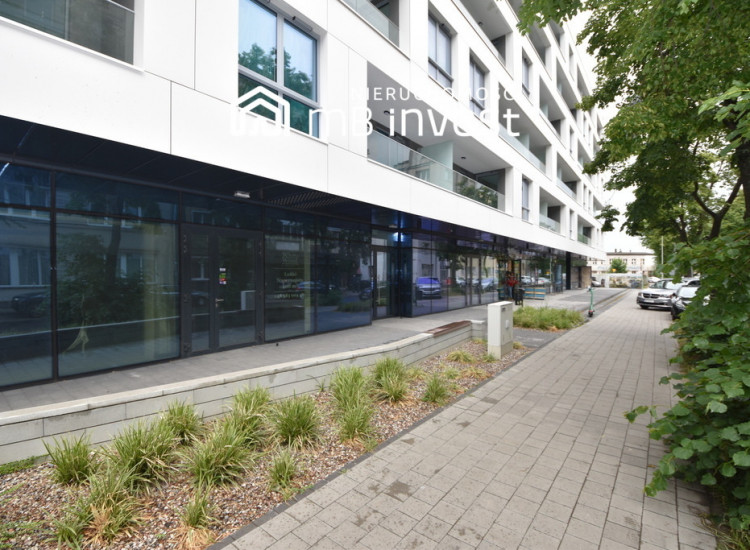 Lokal w centrum-pod handel/usługi/gastonomię/biuro Gdynia