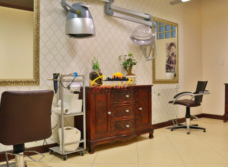 WynajmęCzęśćLokaluNaGabinety,Fryzjer,Kosmetyczka60m² Ząbki