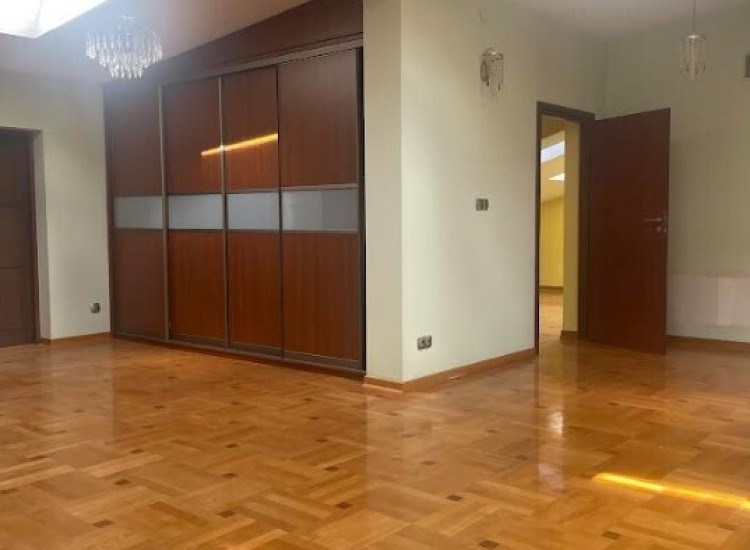 Lokal mieszkalny o pow. 200 m2 w Centrum Wołomina. Wołomin