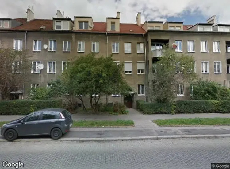 ? JEDYNY TAKI ADRES NA ŚWIECIE: KRUCZA 78, WROCŁAW. Kupujesz lokal, przejmujesz biznes-legendę.To nie jest zwykła oferta sprzedaży nieruchomości. To oferta przejęcia unikalnej tożsamości biznesowej Wrocław