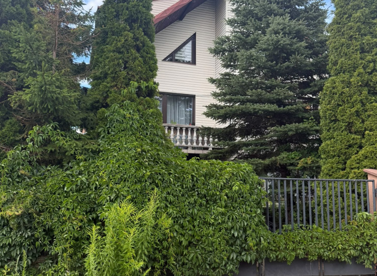 Sprzedam dom o powierzchni całkowitej 248 M2 Tłuszcz