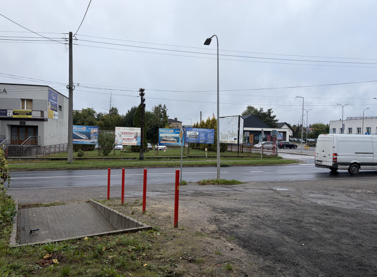 Do wynajęcia Myszków(42-300) centrum Gotowe ! miejsce pod paczkomat  dowolnego typu  Naprzeciw marketu Aldi ! Myszków