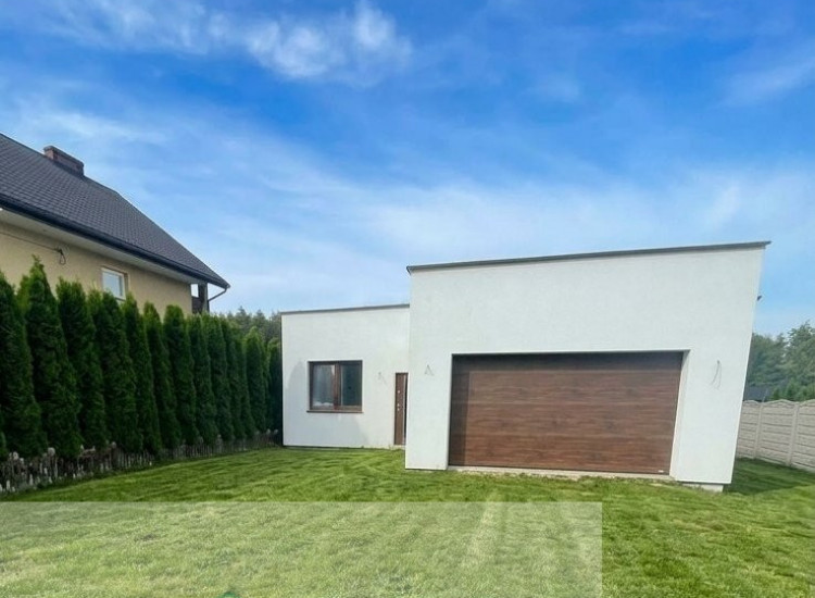 Nowoczesny dom z garażem na dużej działce – Orzechów Orzechów