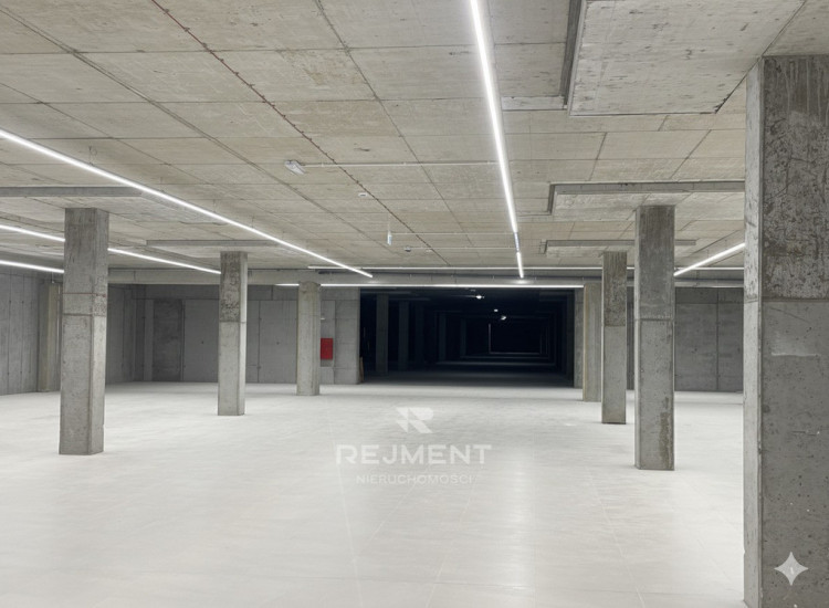 Obiekt handl.-uslugow. w Centrum Handlowym 2000m2 Rogoźnik