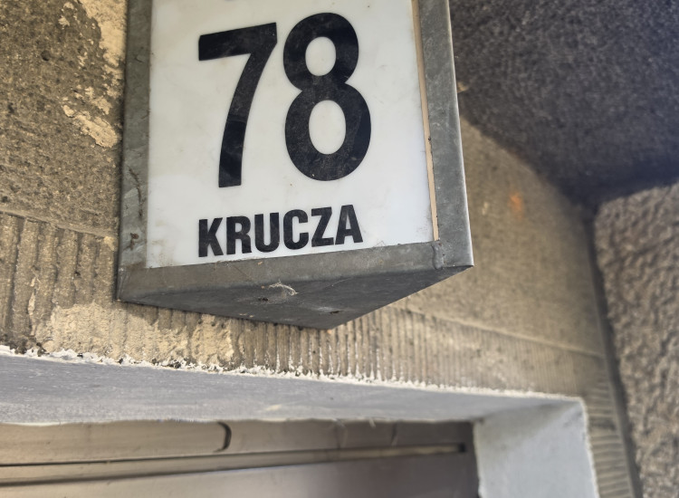 Villeroy & Boch presentation ## ⚜️ KRUCZA 78 – Cyfrowe Serce Polski. Pancerna Architektura i Najniższy Ping w Regionie ⚜️ Współczesny biznes wart miliardy nie potrzebuje wieżowców i setek pracowników. Wrocław