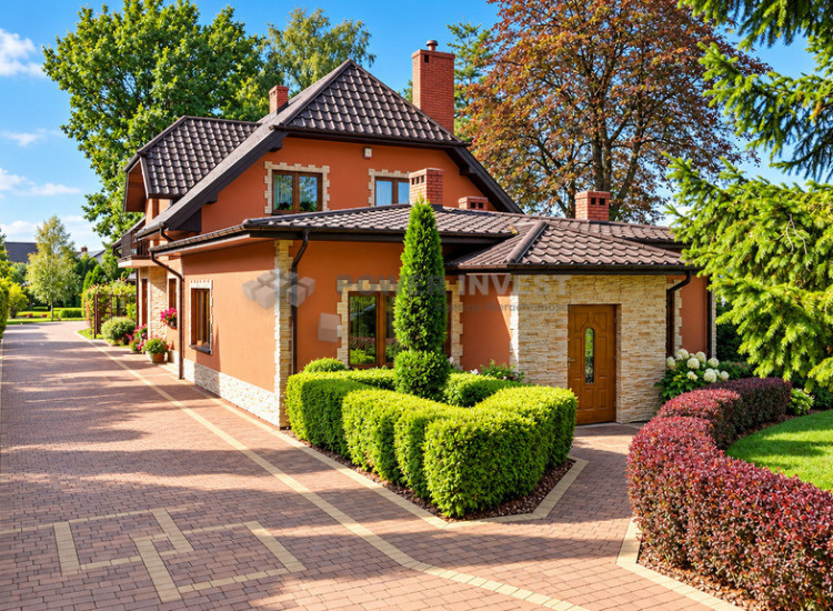 Dom 165 m² | Gabinet stomatologiczny 71 m² | Działka 15 a Staszów