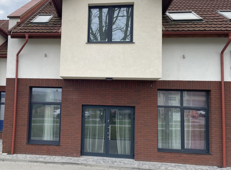 Pepowo - lokal położony w centrum parku handlowego. Pępowo