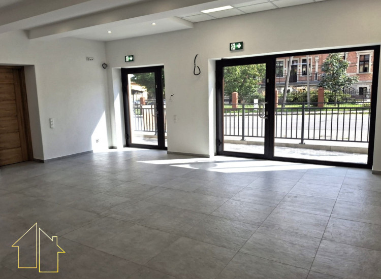 Lokal usługowy 60m2 do wynajęcia przy ul. Dworcowej w Żorach Tworków