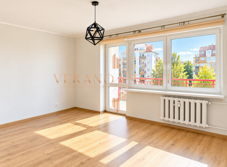 DUŻA KAWALERKA | BALKON, LOGGIA & PIWNICA Poznań